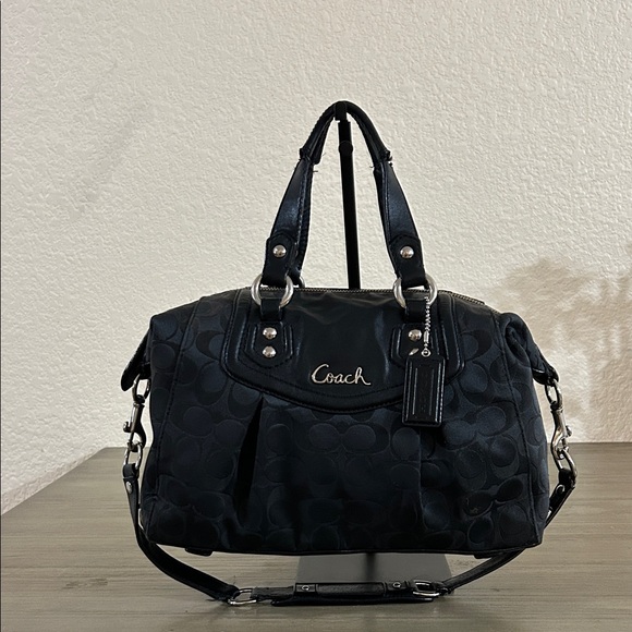 Coach Ashley Signature F19242 Satchel Shoulder Handbag Purse Black Canvas - Picture 1 of 15